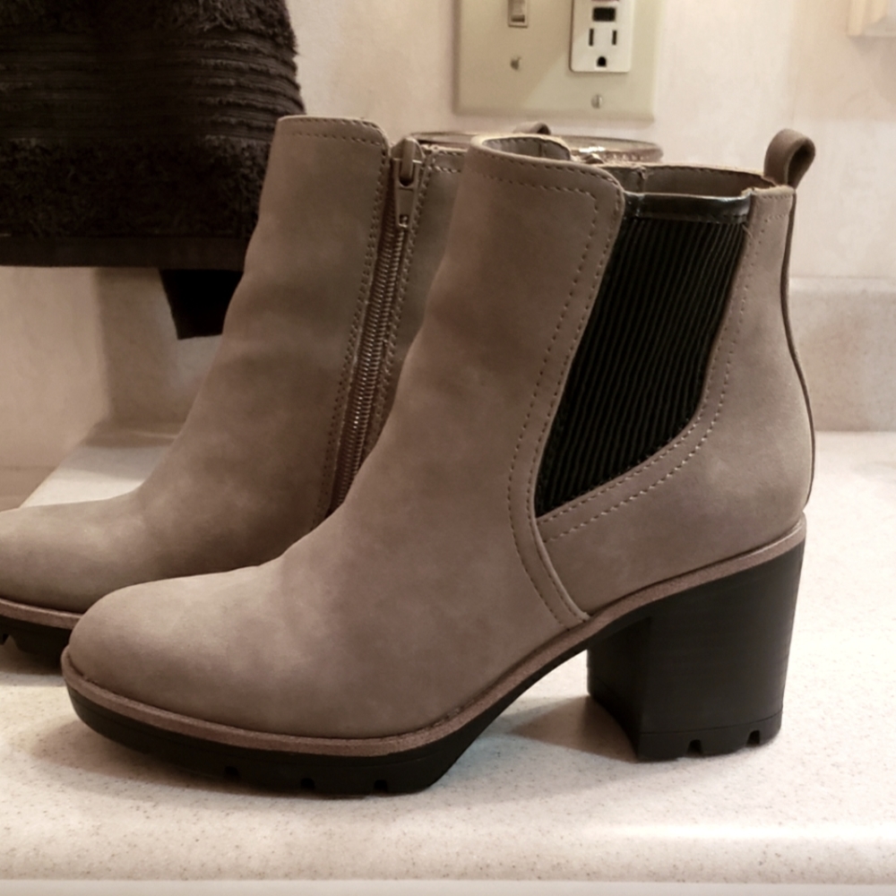 Naturalizer boots